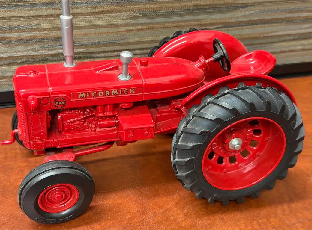 McCormick WD-9 Tractor - 1/16
