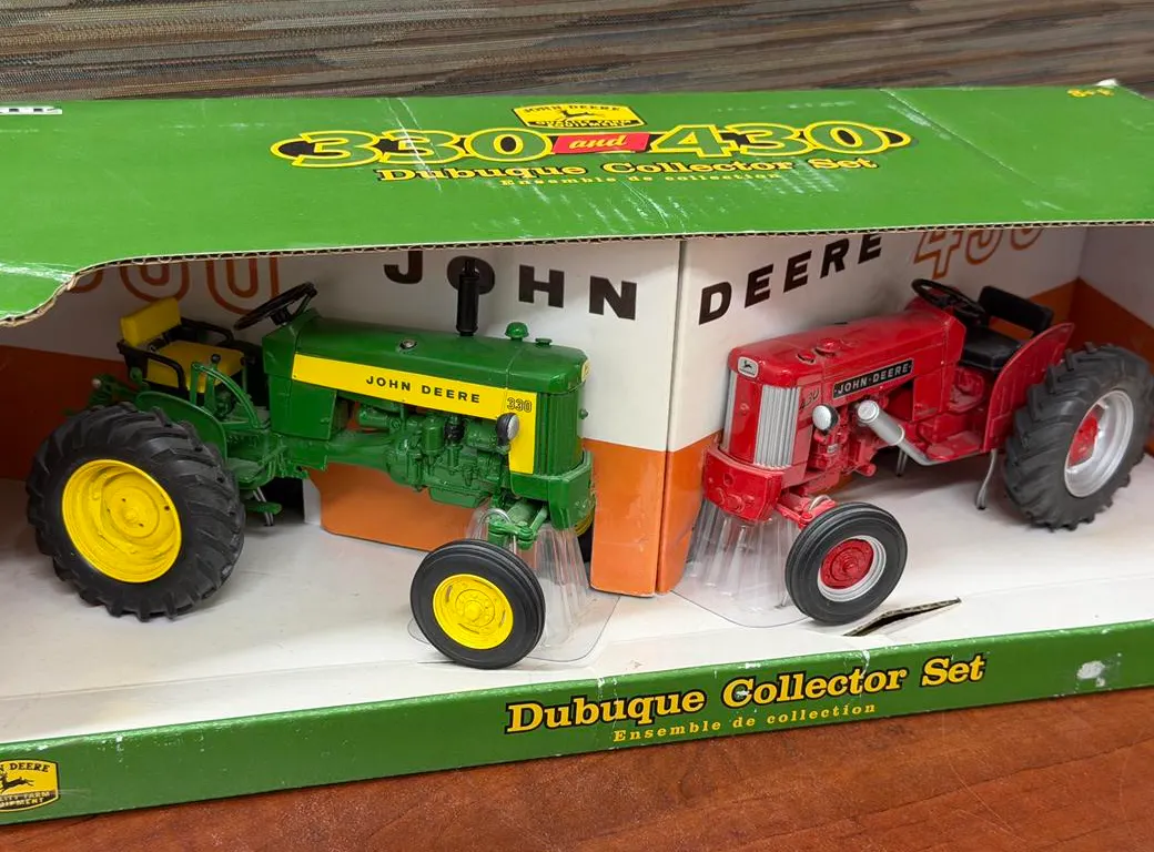 John Deere Dubuque 330/430 Tractors Set - 1/16