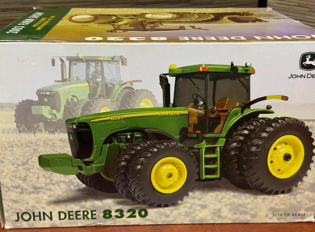 John Deere 8320 Tractor - 2003 Show - 1/16