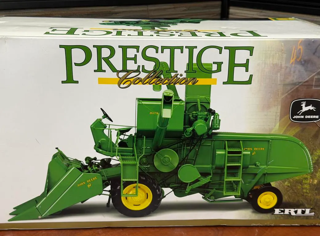 John Deere 45 Combine & 10 Header - 1/16