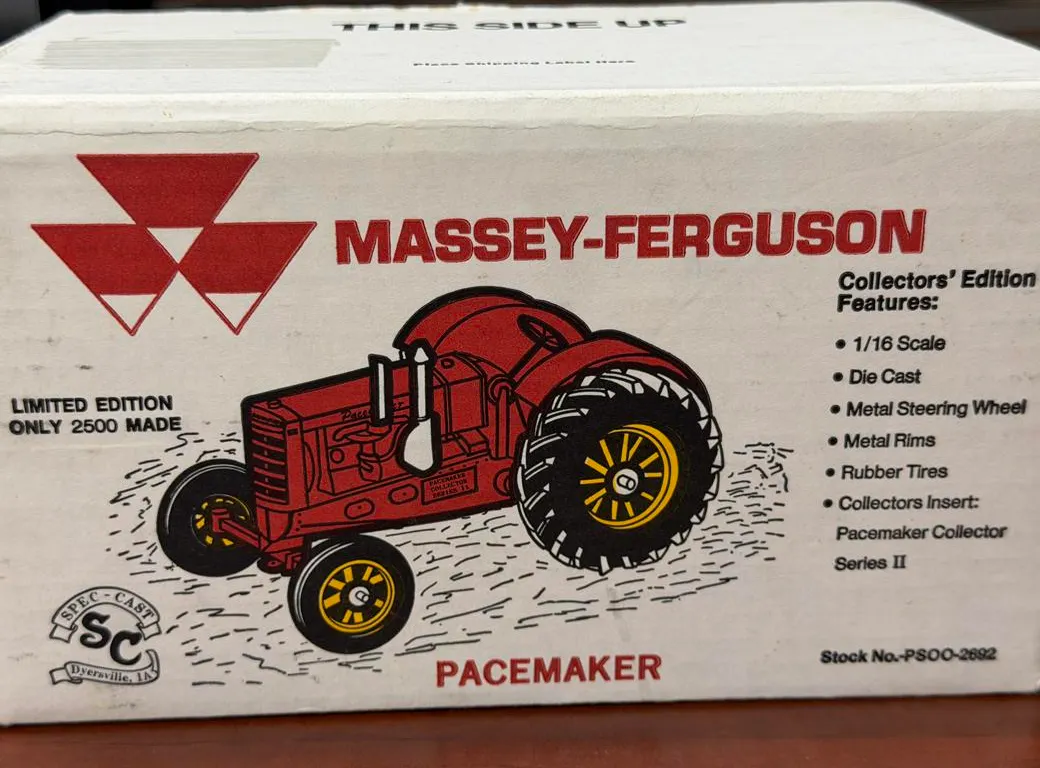 Massey-Ferguson Pacemaker Tractor - 1/16