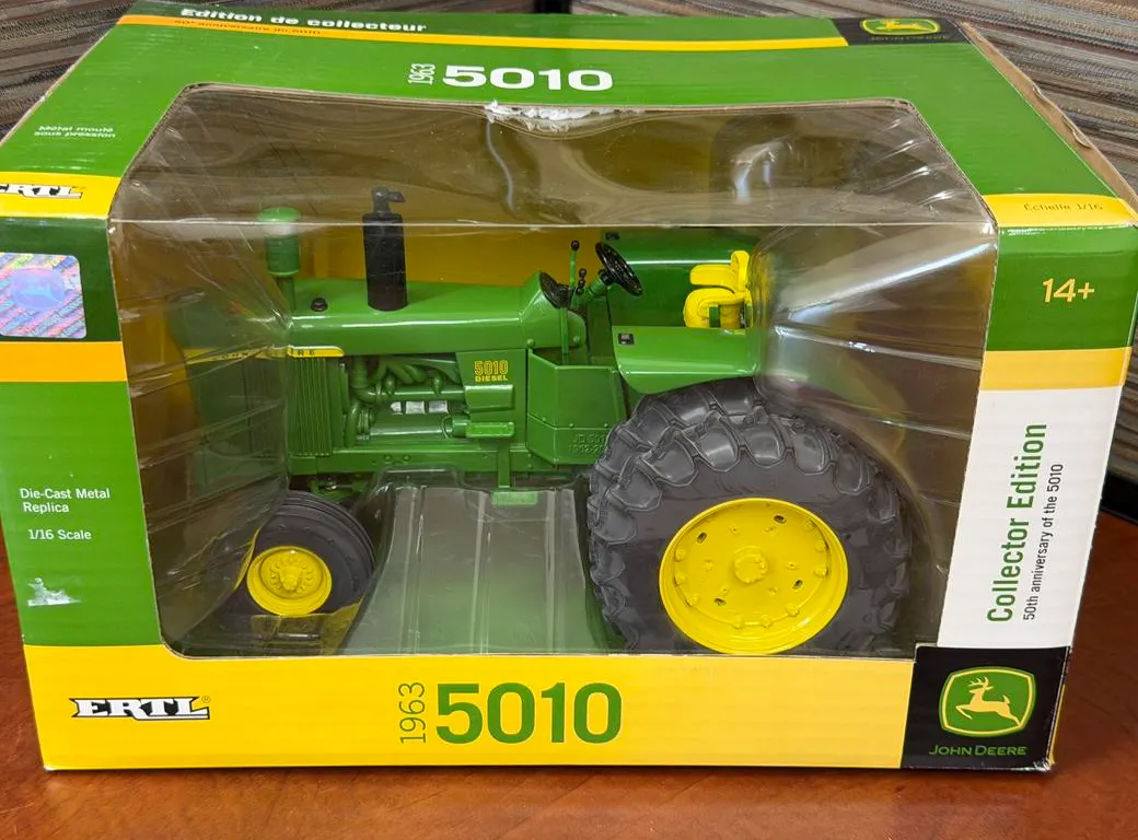John Deere 5010 Diesel Tractor - 1/16