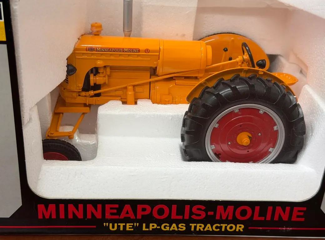 Minneapolis-Moline UTE L Gas Tractor - 1/16