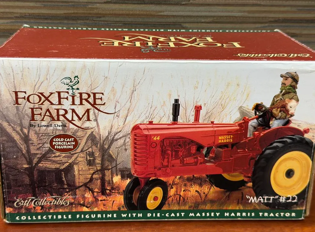 Massey Harris 44 - FoxFire Farms-Man/Calf - 1/16