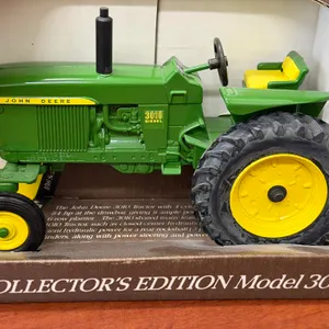 John Deere 3010 Tractor (1960) - 1/16