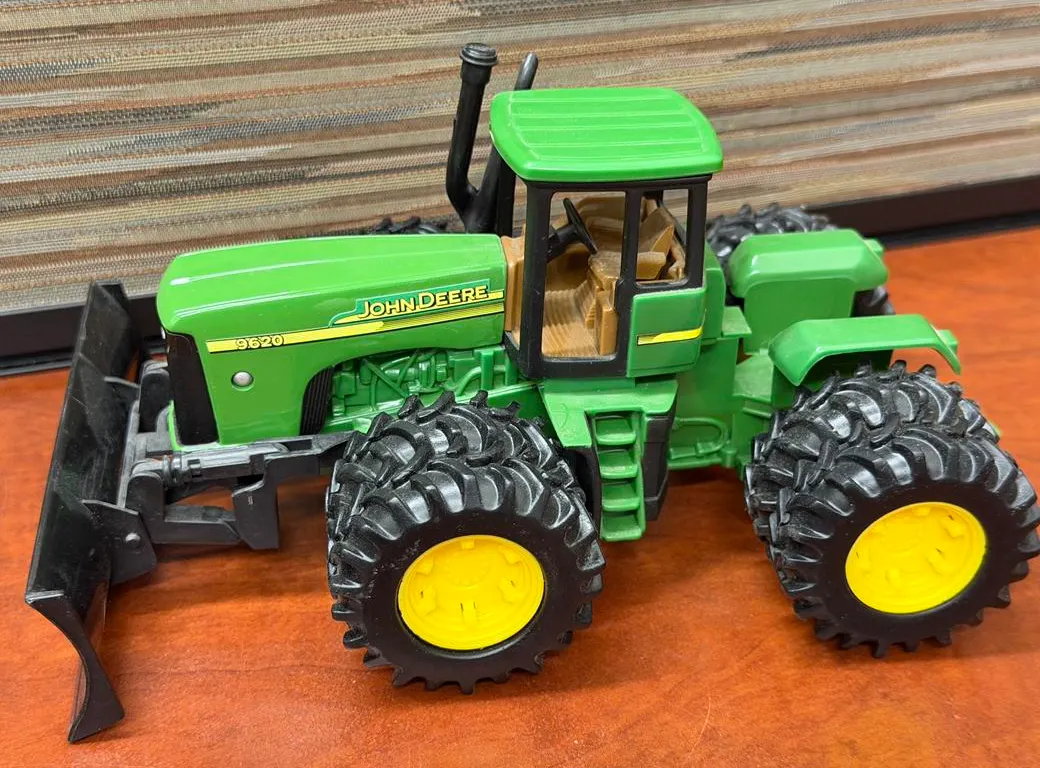 John Deere 9620 Tractor with Blade