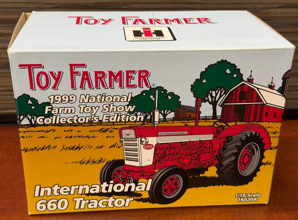 International 660 Tractor-1999 Show - 1/16