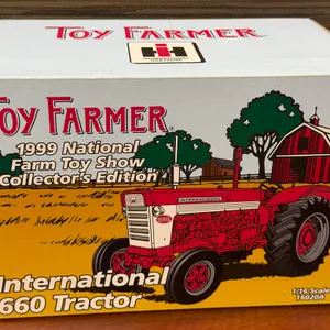 International 660 Tractor-1999 Show - 1/16