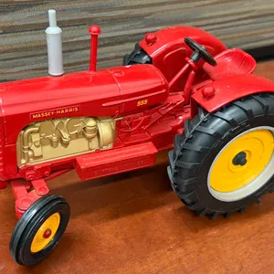 Massey Harris 555 Tractor - 1/16