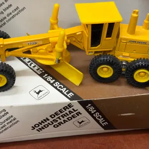 John Deere 772B Industrial Grader - 1/64