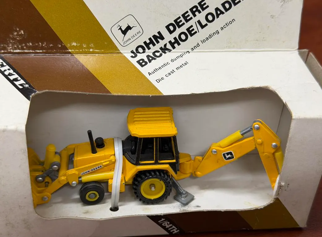 John Deere Backhoe Loader - 1/64