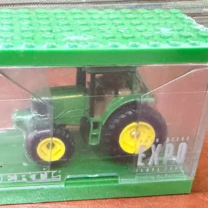 John Deere 2002 Expo Tractor - 1/64