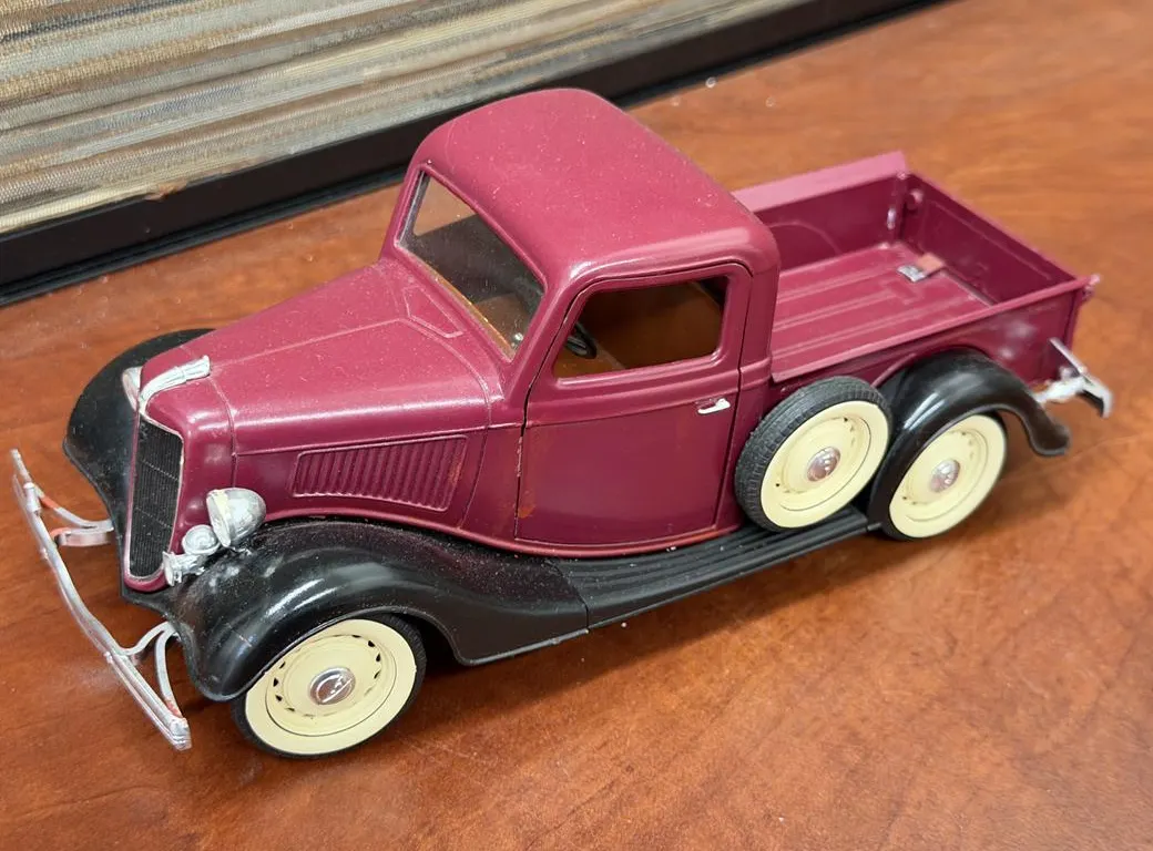 Ford V8 Truck - Solido - 1/19