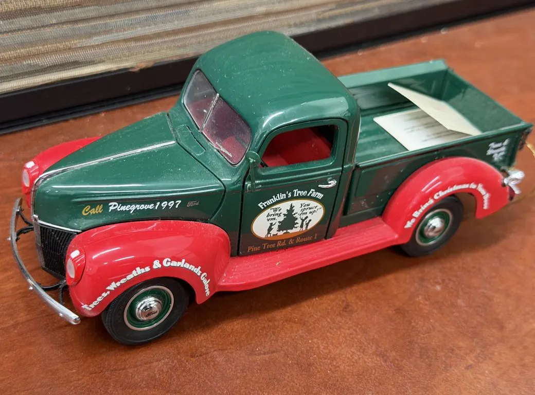 1940 Ford Pickup - Franklin Mint-Tree Farm - 1/24