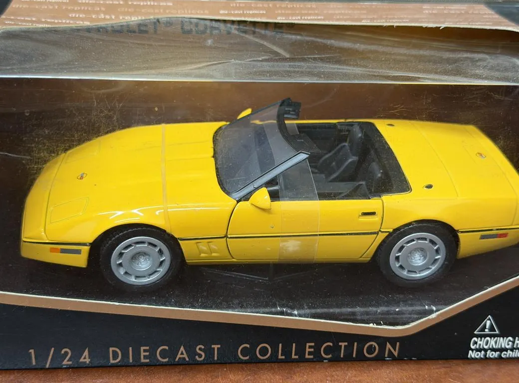 1986 Chev Corvette Die Cast Car - 1/24