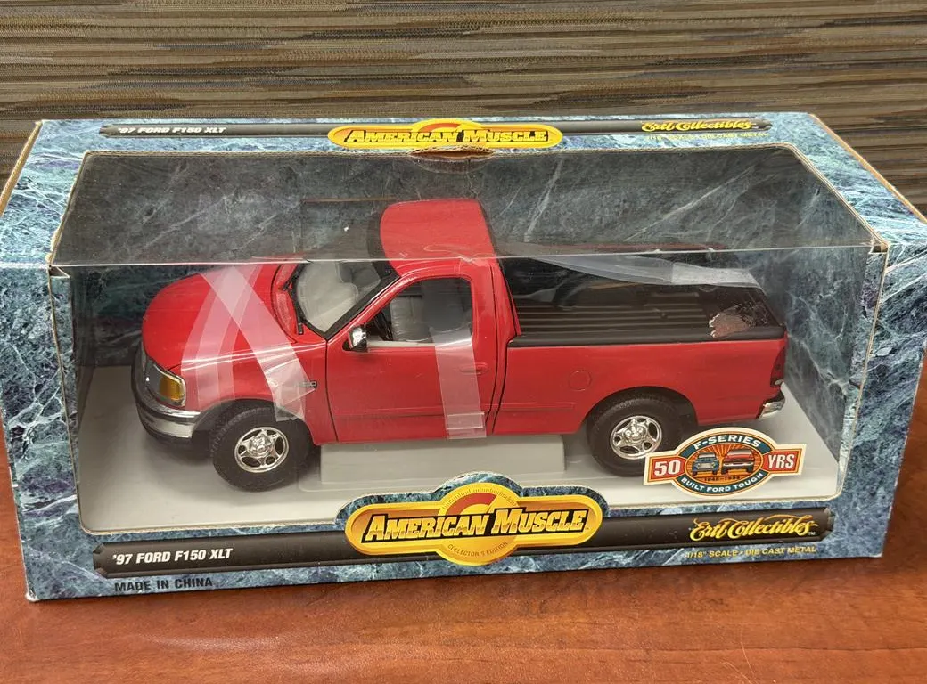1997 Ford F150 XLT Pickup Truck - 1/18