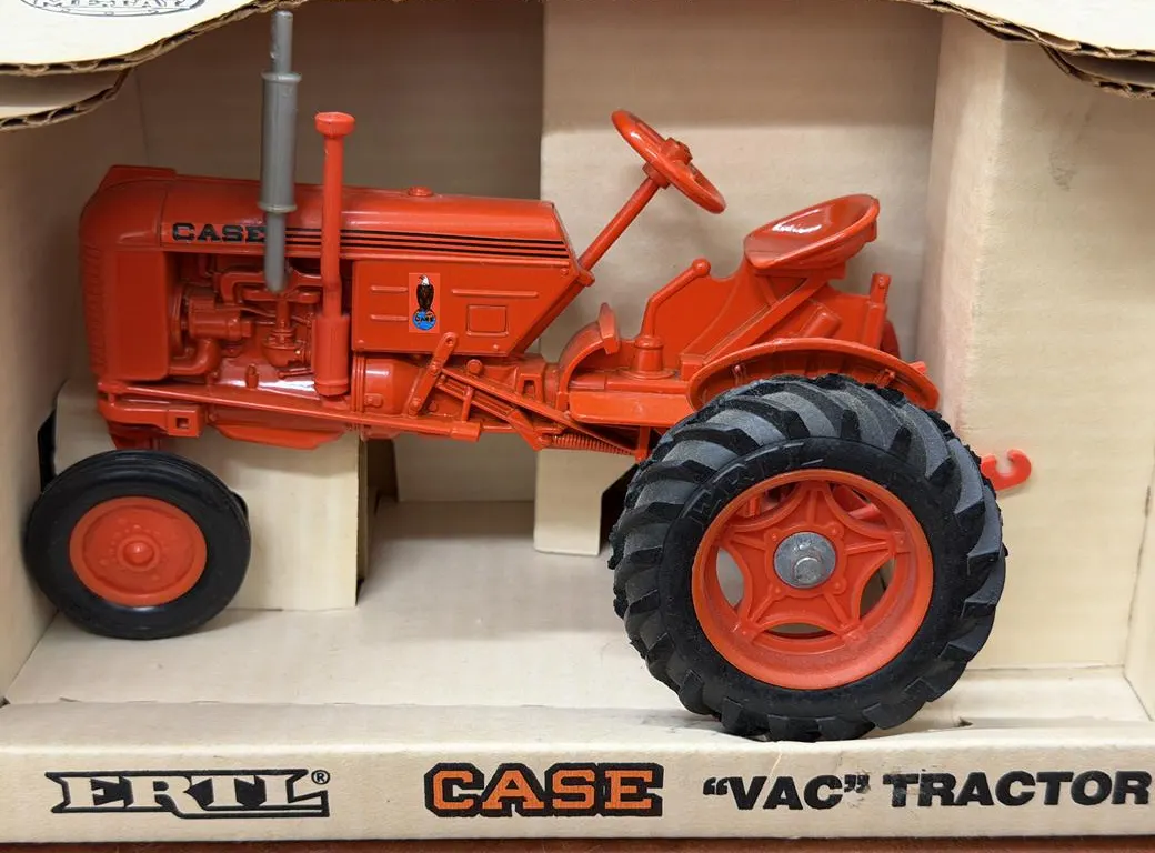 Case Vac Tractor - 1/16
