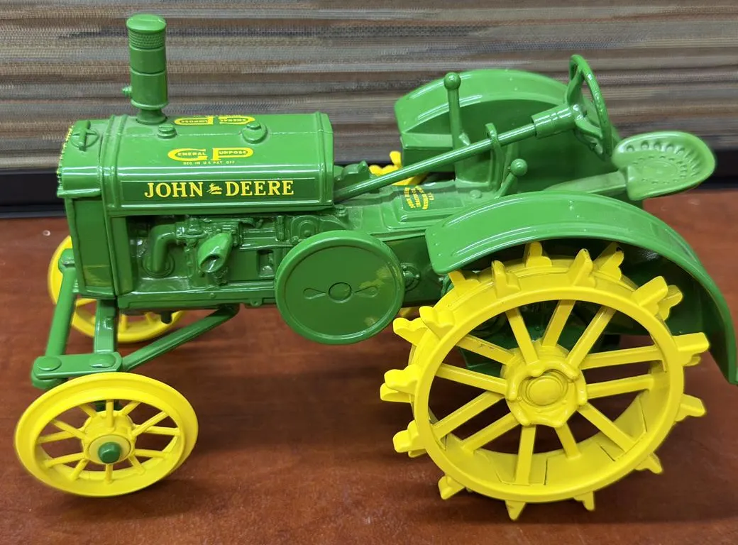 John Deere General Purpose Tractor on Steel - 1/16