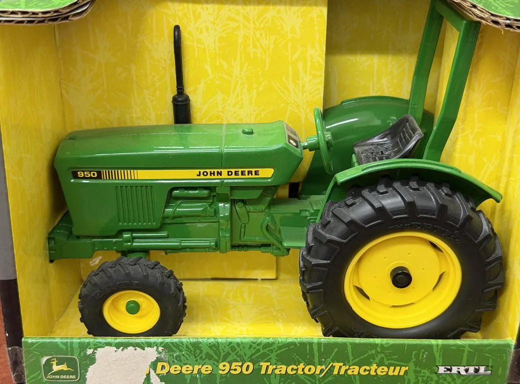 John Deere 950 Tractor - 1/16