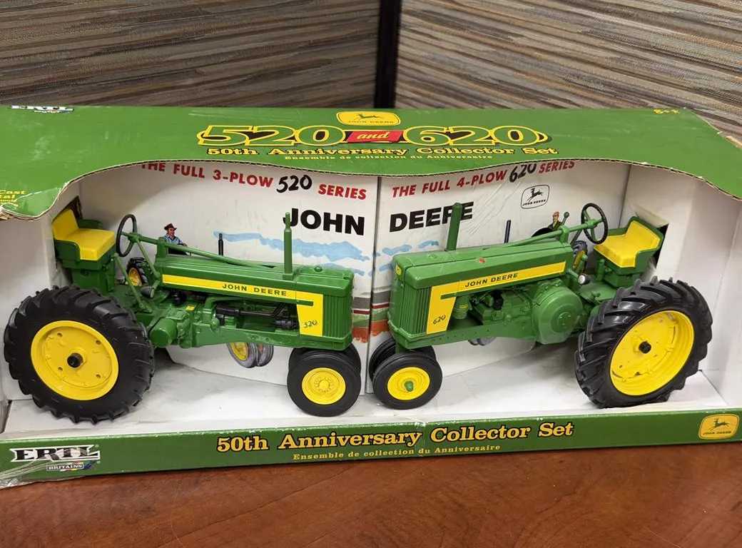 (2) John Deere 520/620 Tractors Set - 50th Anniversary - 1/16
