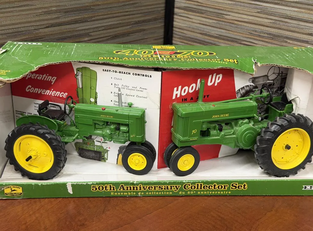 (2) John Deere 40/70 Tractors Set - 50th Anniversary - 1/16
