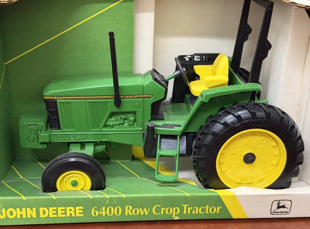 John Deere 6400 Row Crop Tractor - 1/16