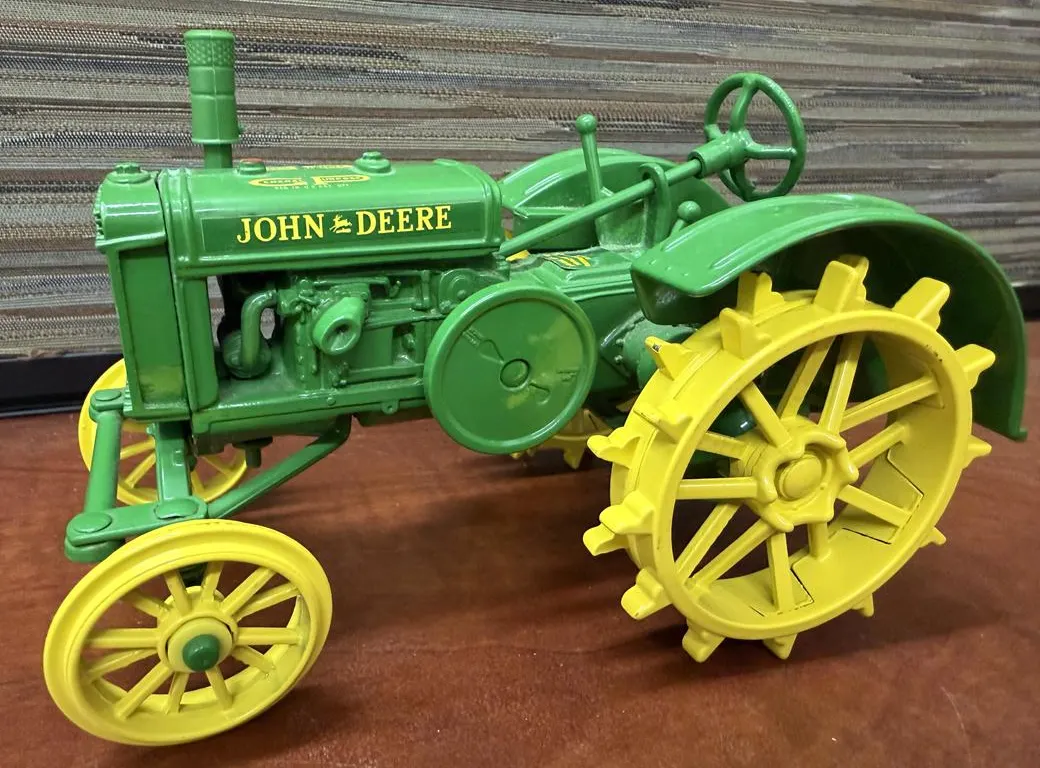 John Deere General Purpose Tractor on Steel - 1/16