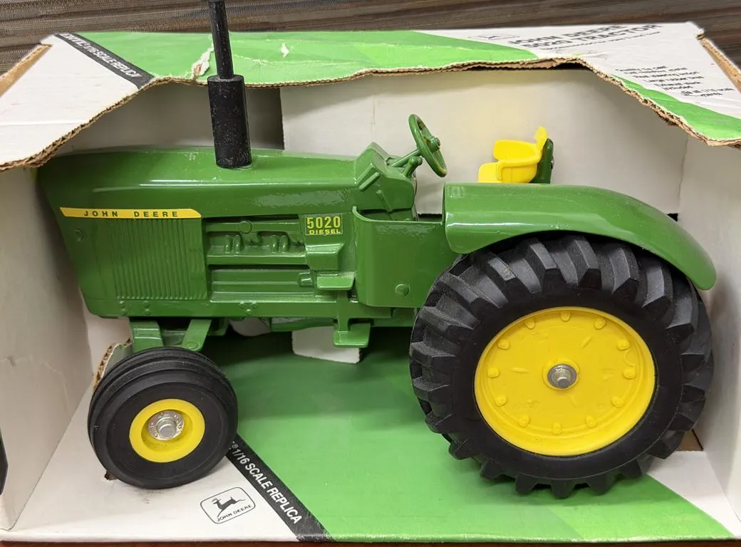 John Deere 5020 Diesel Tractor - 1/16
