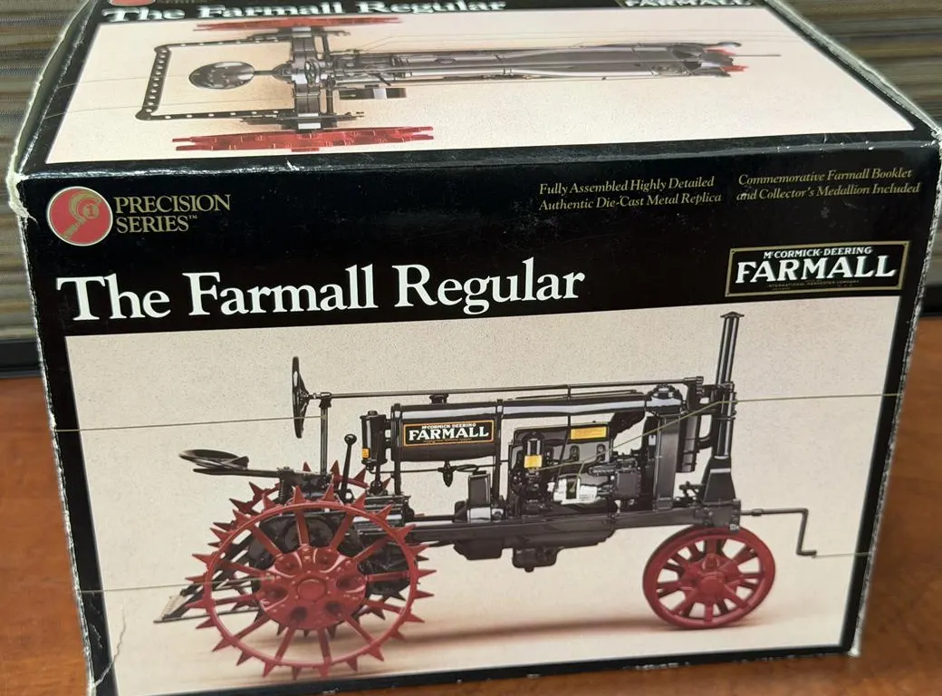 McCormick Deering Farmall Regular Tractor - 1/16