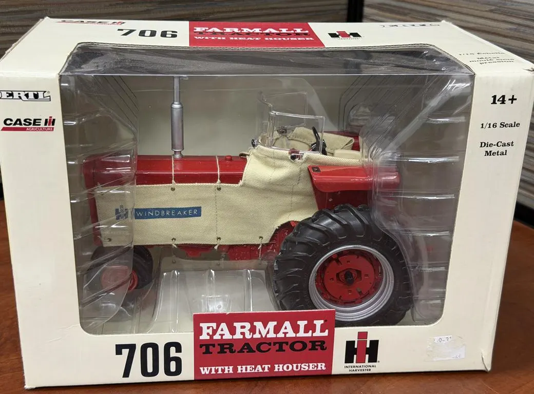 IH Farmall 706 with Heat Houser - 1/16