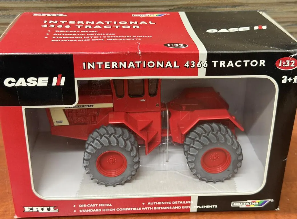 Case IH 4366 4WD Tractor - 1/32