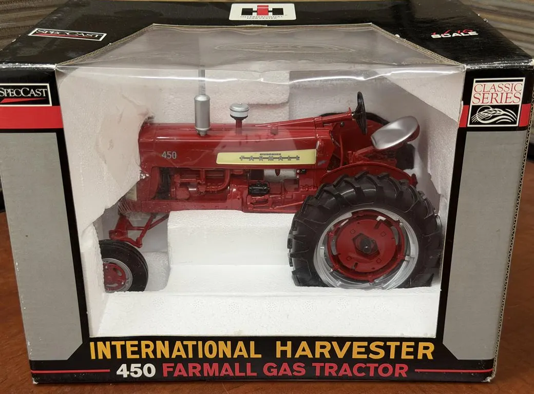IH McCormick Farmall 450 Gas Tractor - 1/16