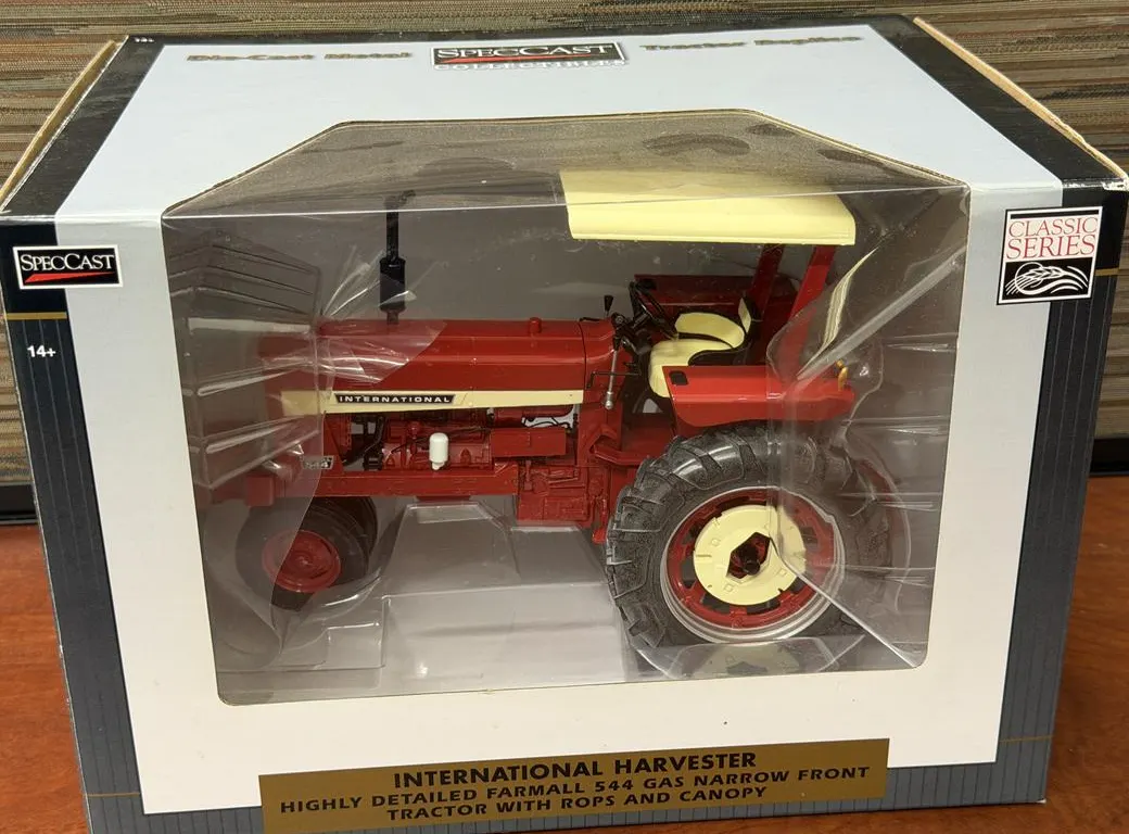 IHC Farmall 544 Gas Narrow Front Tractor - 1/16