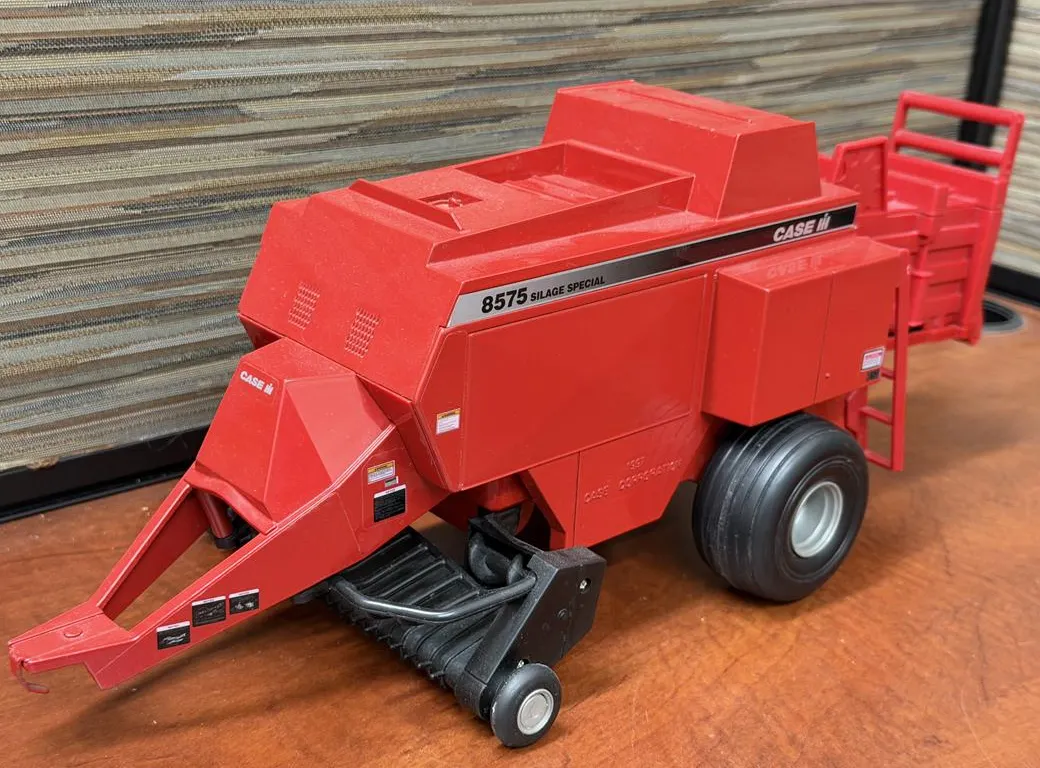 Case IH 8575 Silage Special Round Baler - 1/16