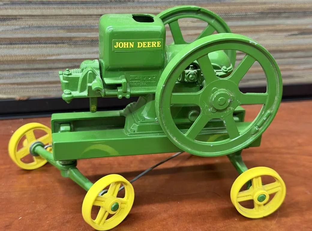 John Deere Stationary Engine - 1/6