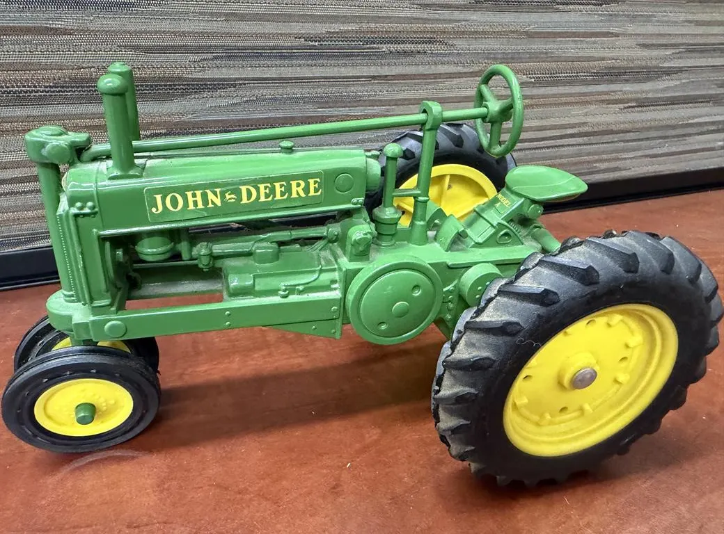 John Deere "A" Tractor - 1/16