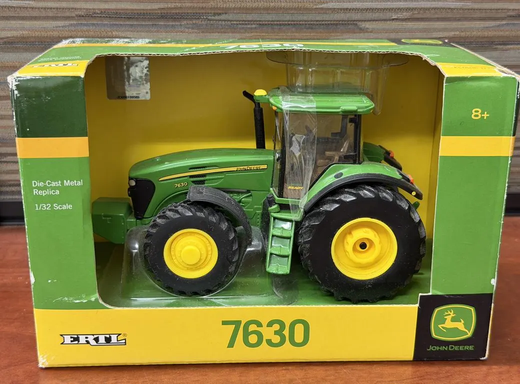John Deere 7630 Tractor - 1/32