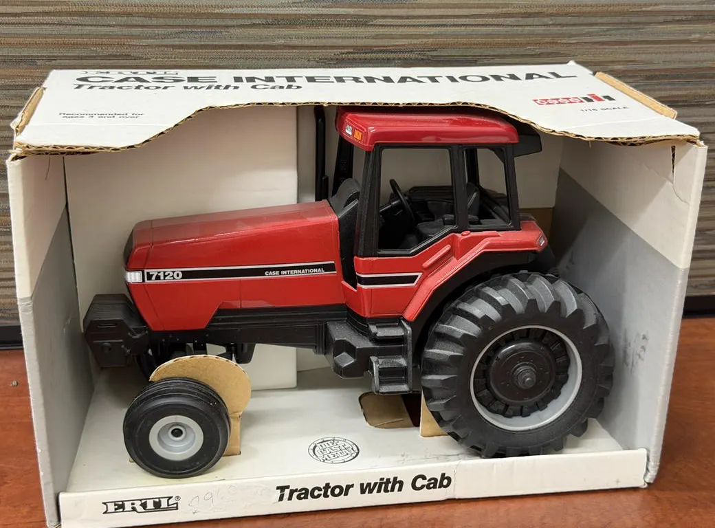 Case IH 7120 Tractor - 1/16