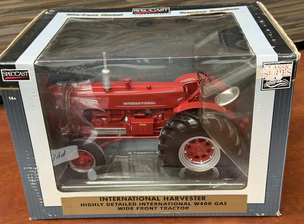 International W400 Gas Wide Front Tractor - 1/16