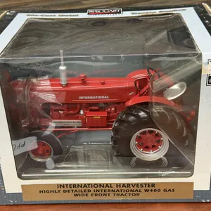 International W400 Gas Wide Front Tractor - 1/16