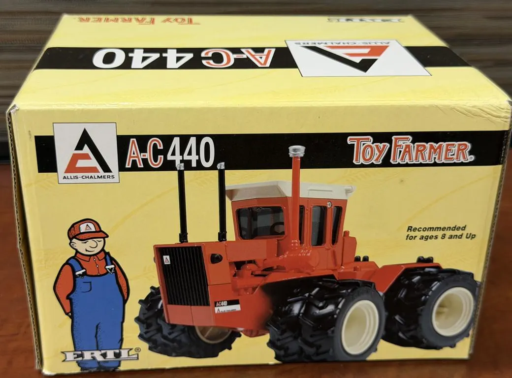 Allis Chalmers 440 4WD Tractor 2017 Show