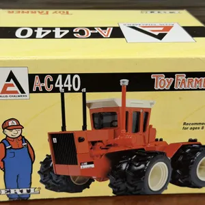 Allis Chalmers 440 4WD Tractor 2017 Show