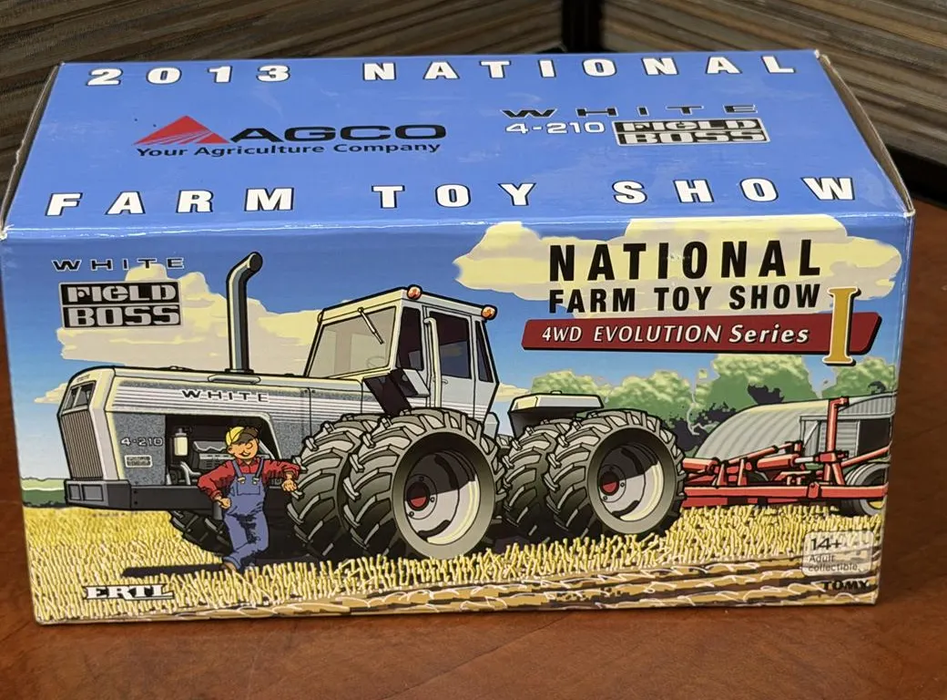 White Field Boss 4-210 Tractor-2013 Farm Show - 1/32