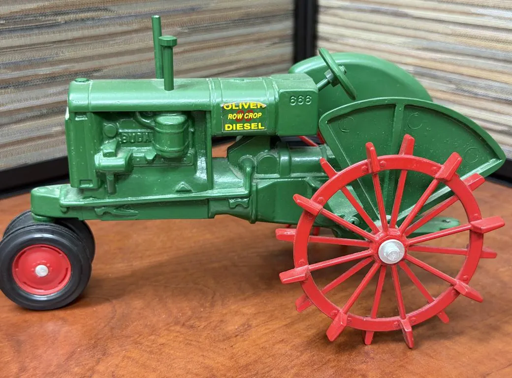 Oliver Row Crop Diesel Tractor on Steel Wheels - 1/16