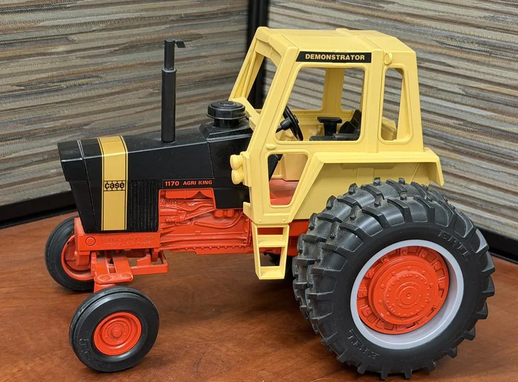 Case 1170 Agri King Tractor National Farm Toy Show