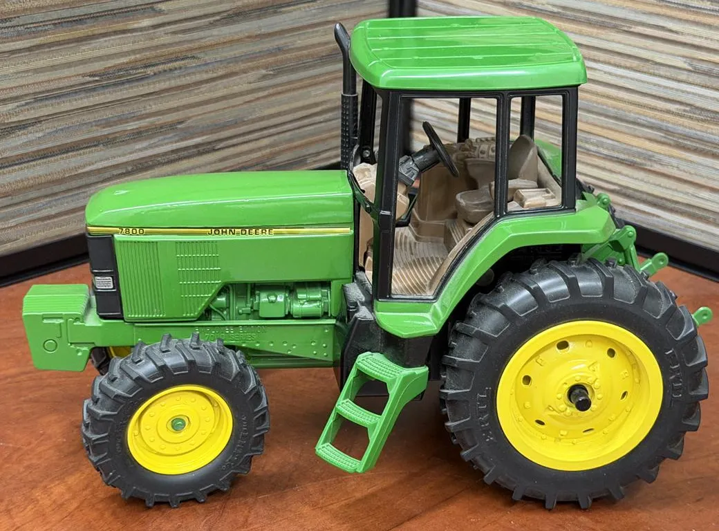 John Deere 7800 FWA Tractor