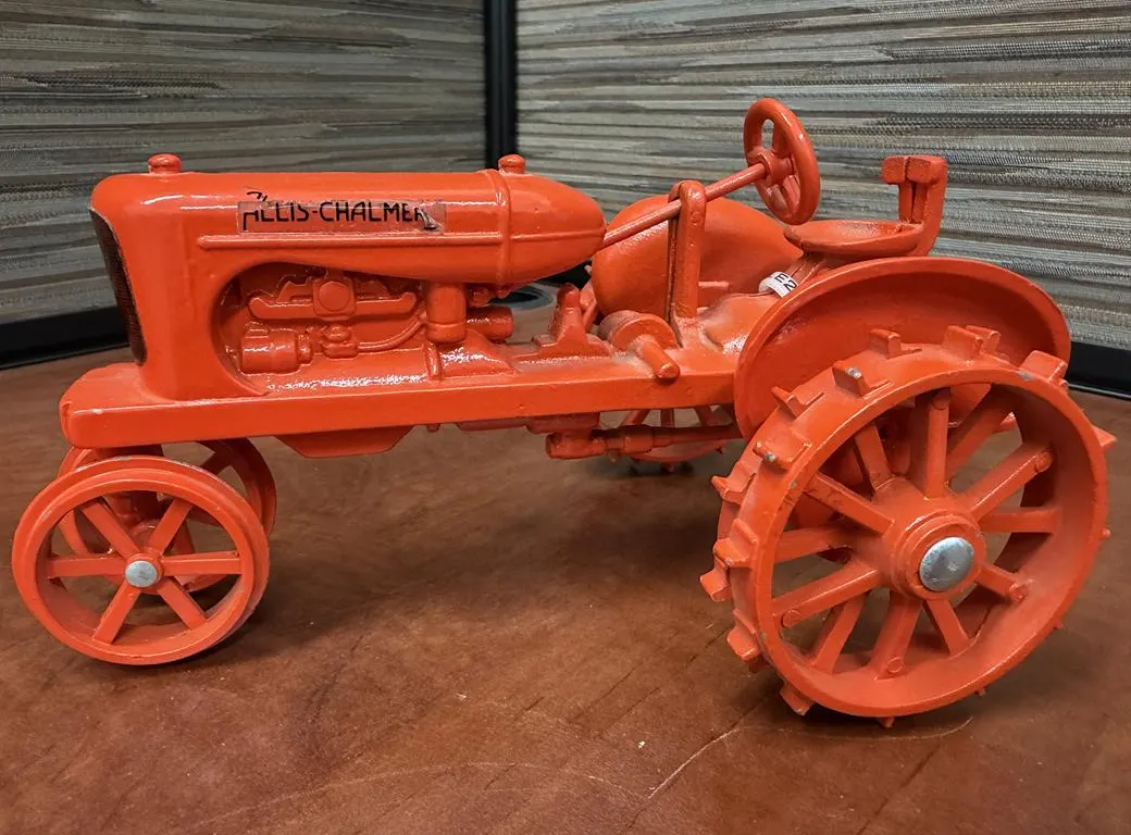 Allis-Chalmers Tractor on Steel-Model U - 1/16