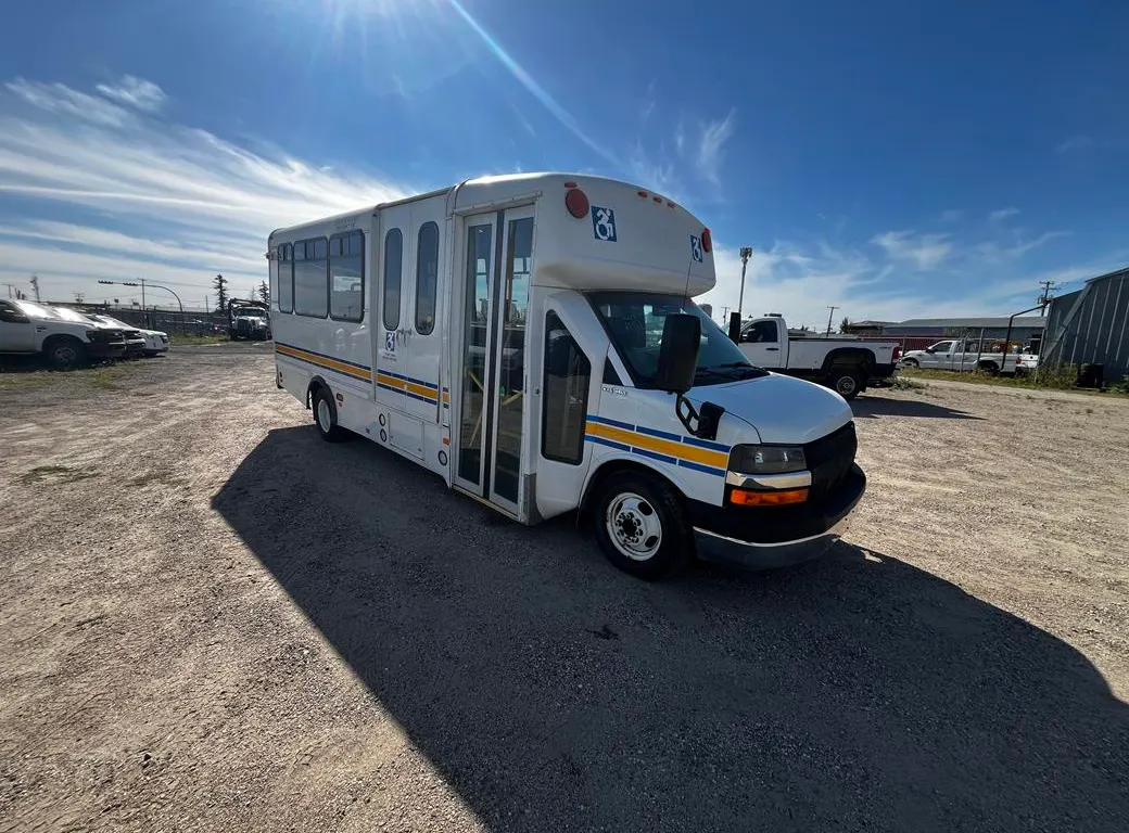 2018 Goshen Bus Body Chevrolet G4500 Paratransit Bus