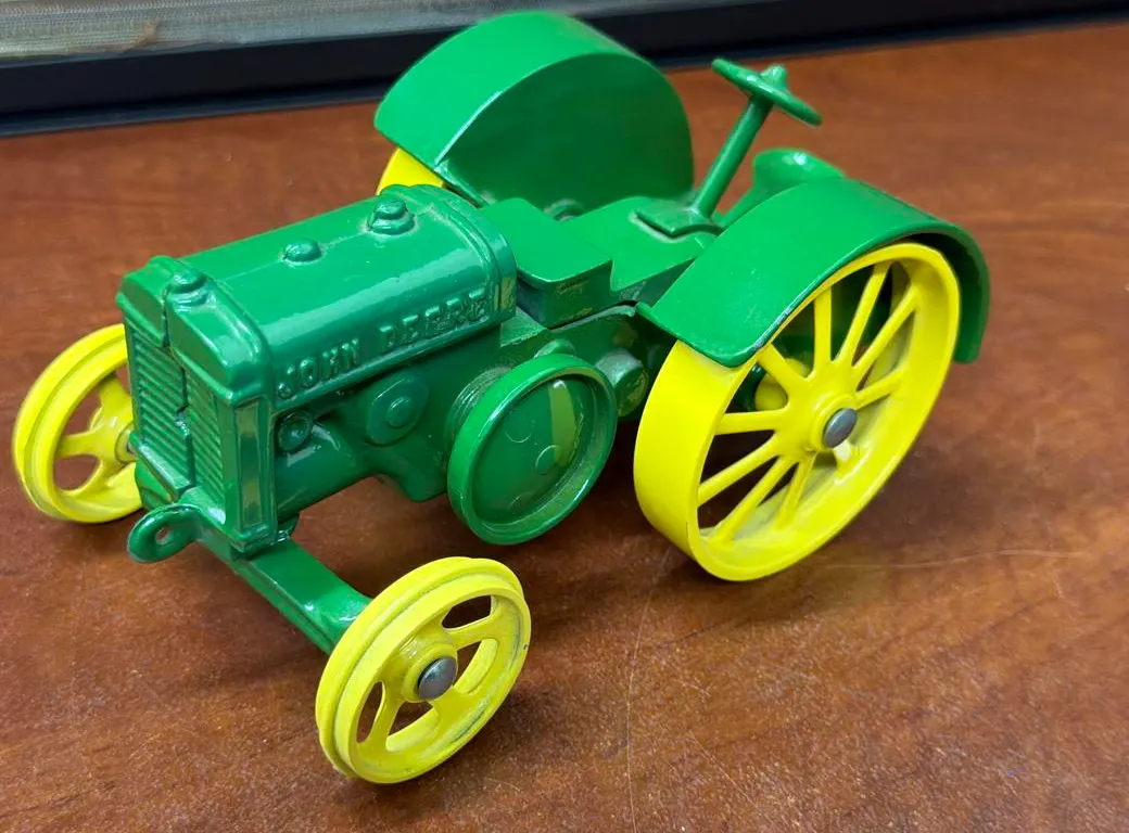John Deere Cast Steel Tractor - 1/16