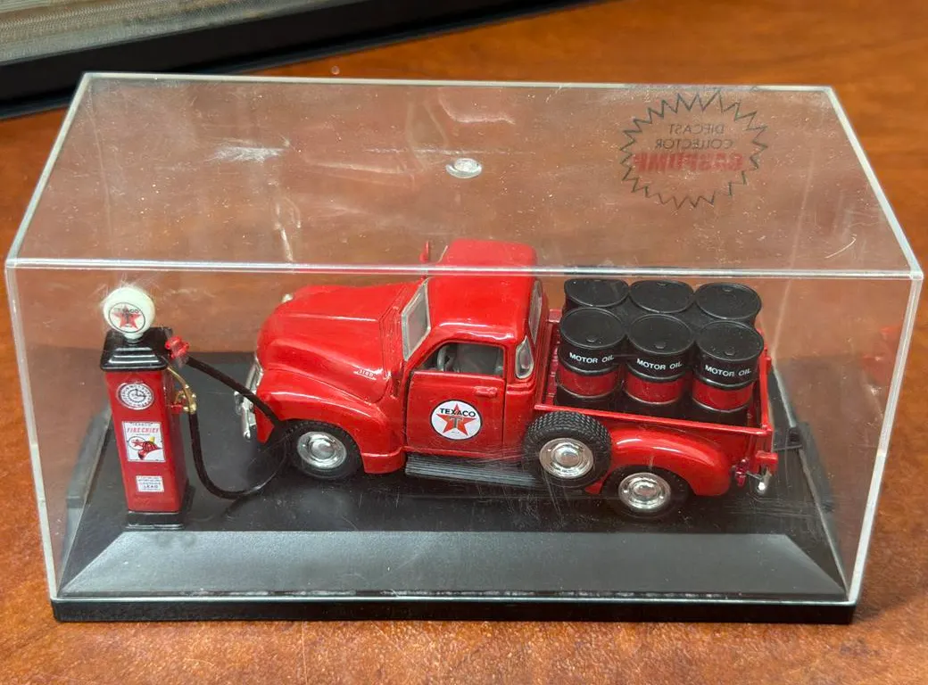 1953 Chev 3100 Texaco Red Truck, Bowser and Barrels